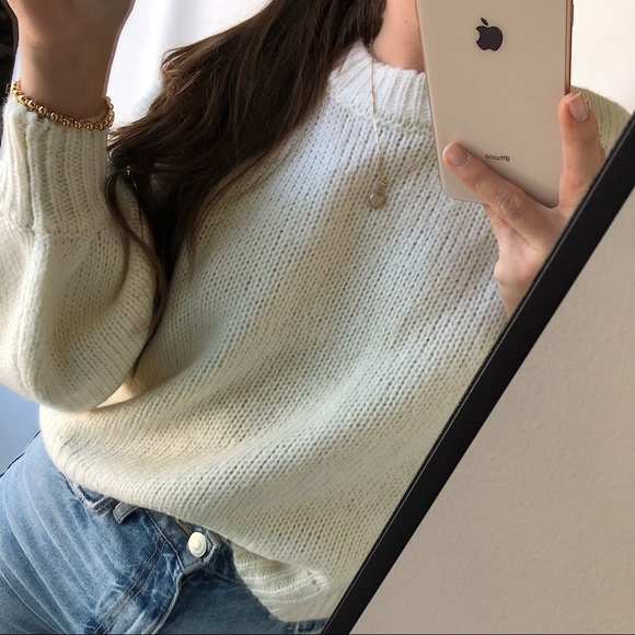 Meet The LUSH Sweater - Picture 6 of 8